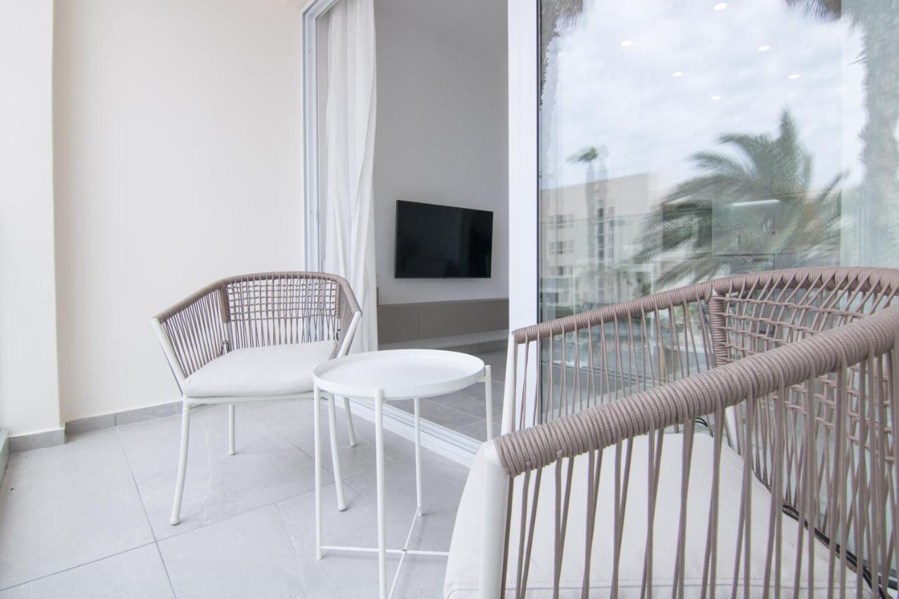 Phaedrus Living Seaview Modern Flat Limnaria 134 Apartamento Pafos Exterior foto